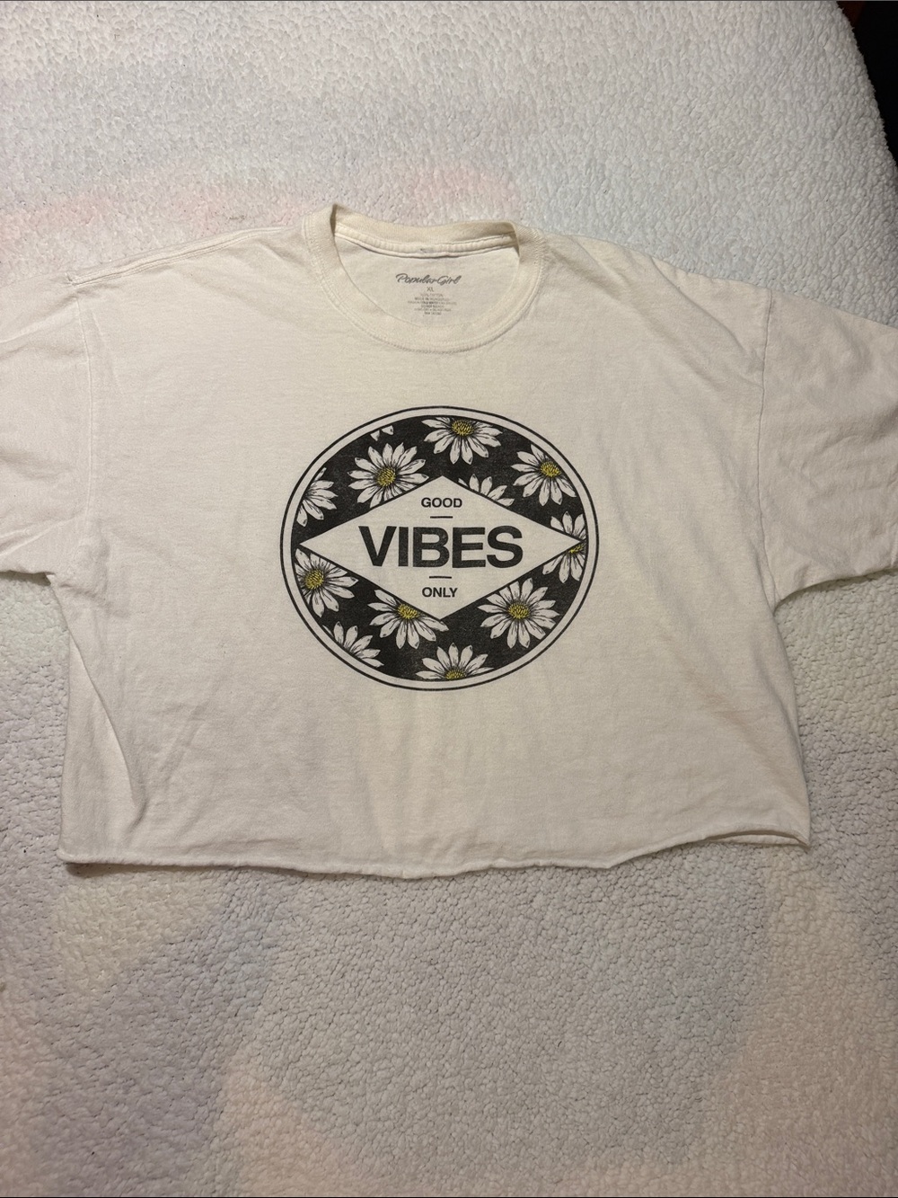 Good Vibes Daisy Graphic crop top Tee - White